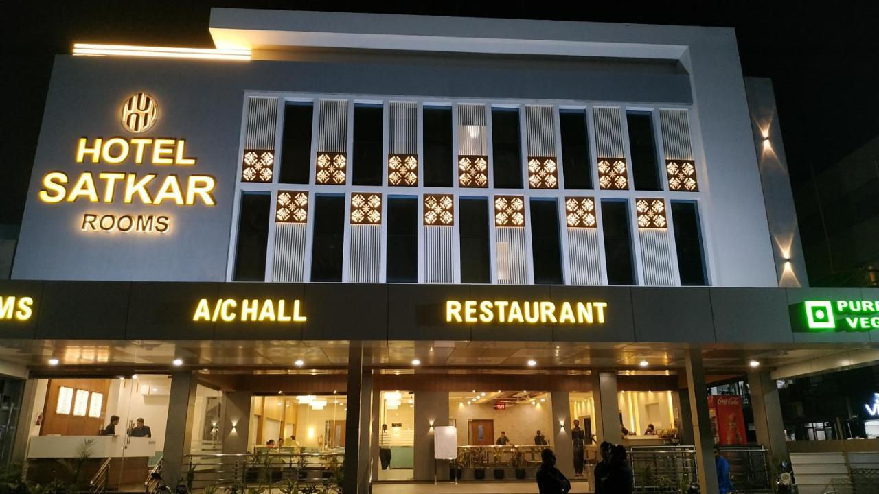 Hotel Satkar Chhatral Extérieur photo